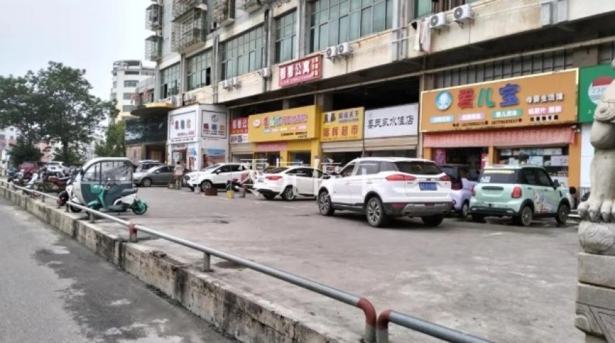 宜春市上高县妇******* - 地址已隐藏 免费停车位照片